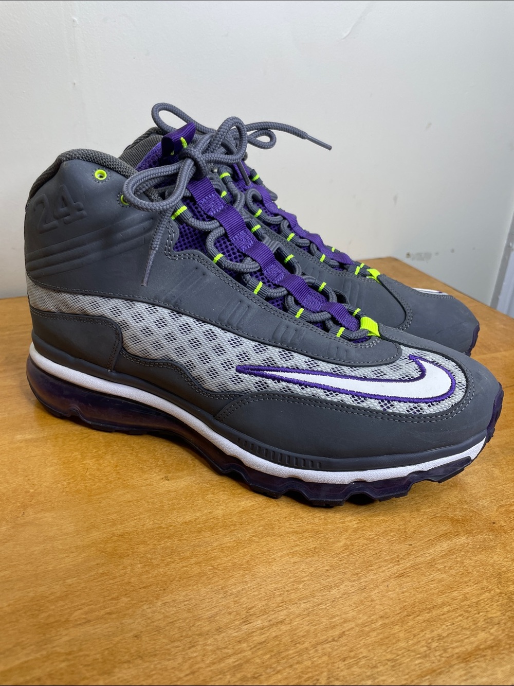 Nike Men's AirMax 24/7 Gray Purple Neon Athletic Shoes. Size 11.5
